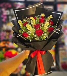 Red Roses Flowers Bouquet