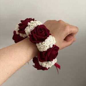Maroon Rose & White Gajra