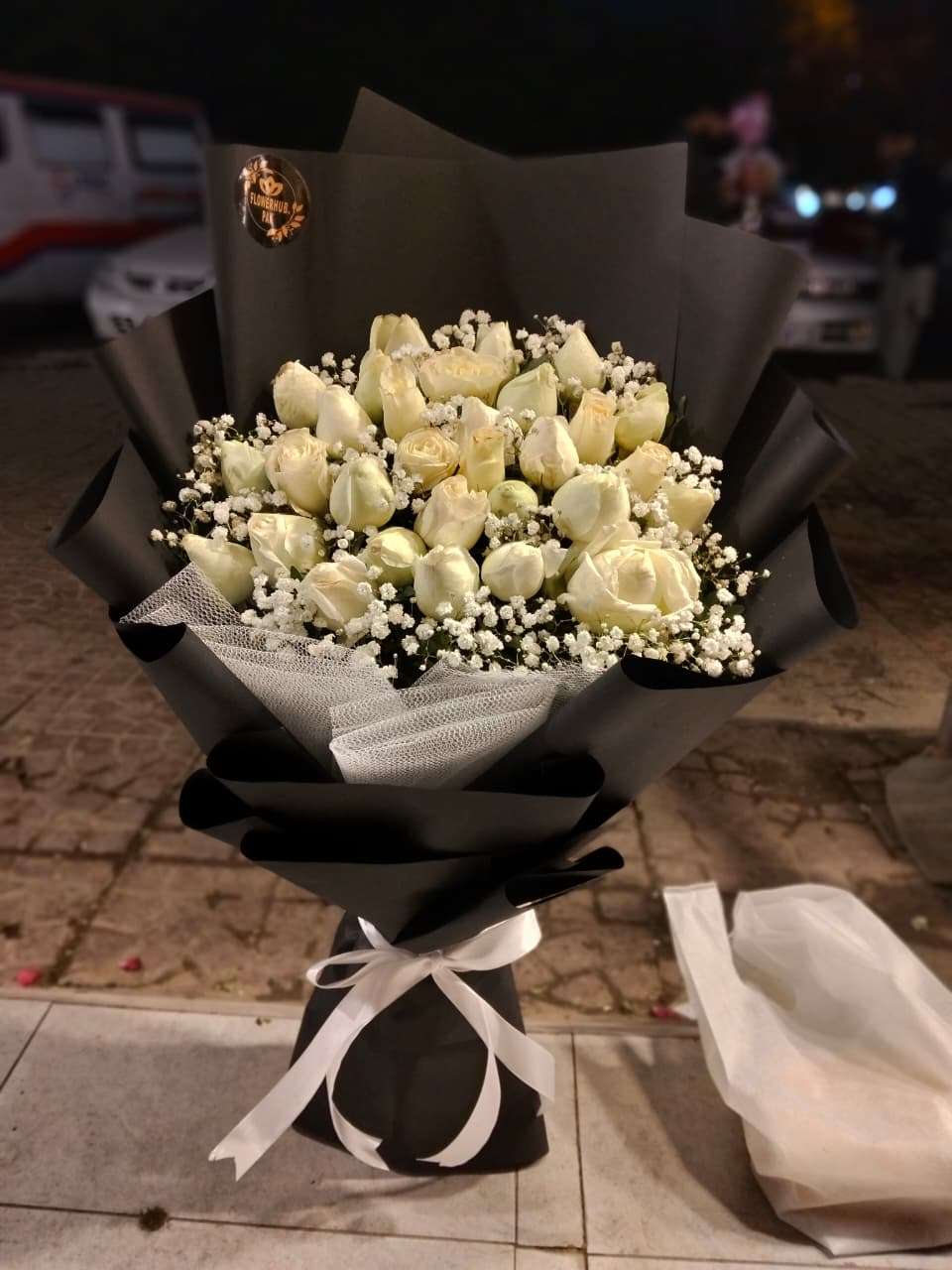 Elegant White Roses Luxury Bouquet