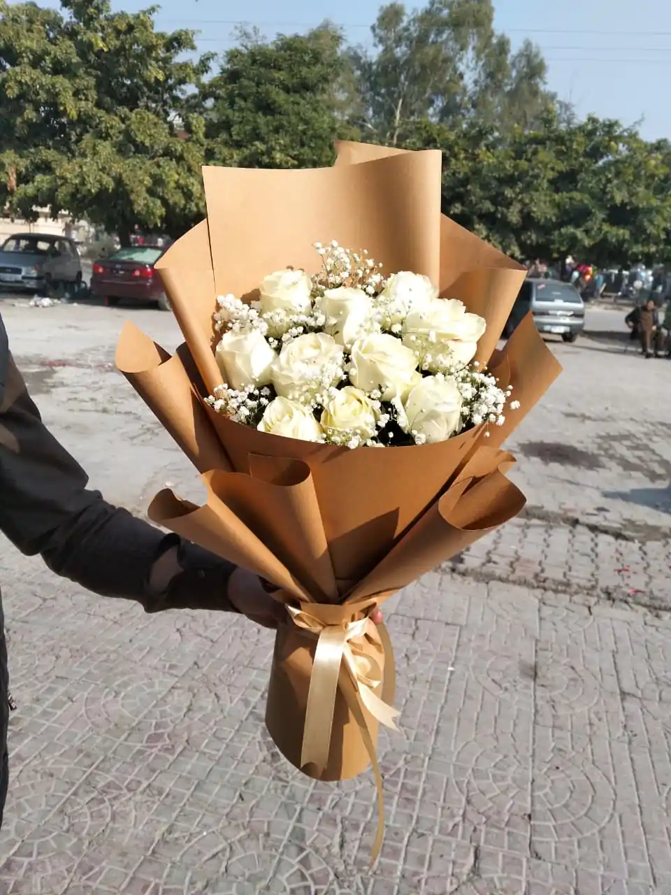 Elegant White Roses Bouquet
