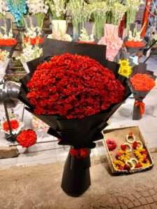 Royal Red Roses Surprise Combo