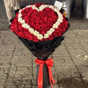 Heart of Love – Red Roses Bouquet