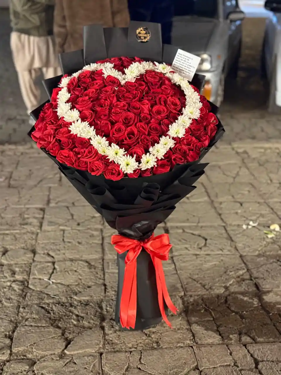Heart of Love – Red Roses Bouquet